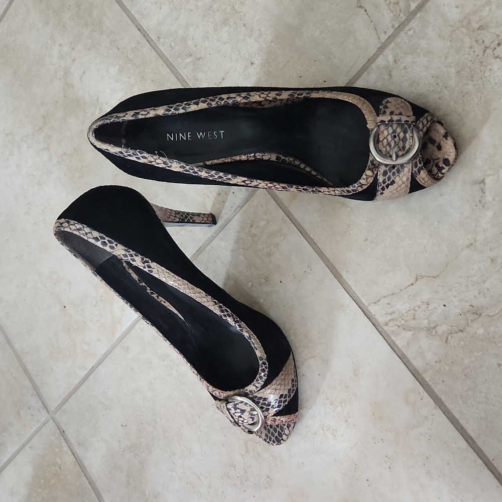 Nine west suede and snakeskin peep toe heels size 7